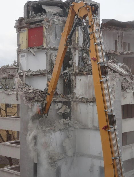 Demolition work in Dallas Texas breaking concrete walls by Best Dallas Demolition