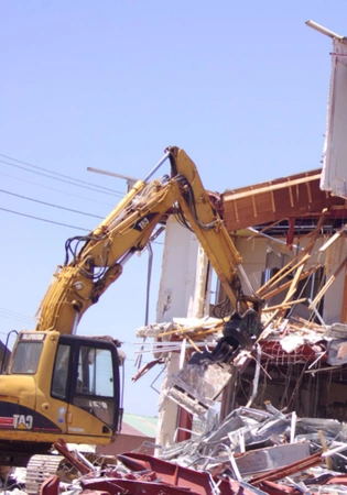 Demolition contractor overseeing Dallas project for Best Dallas Demolition